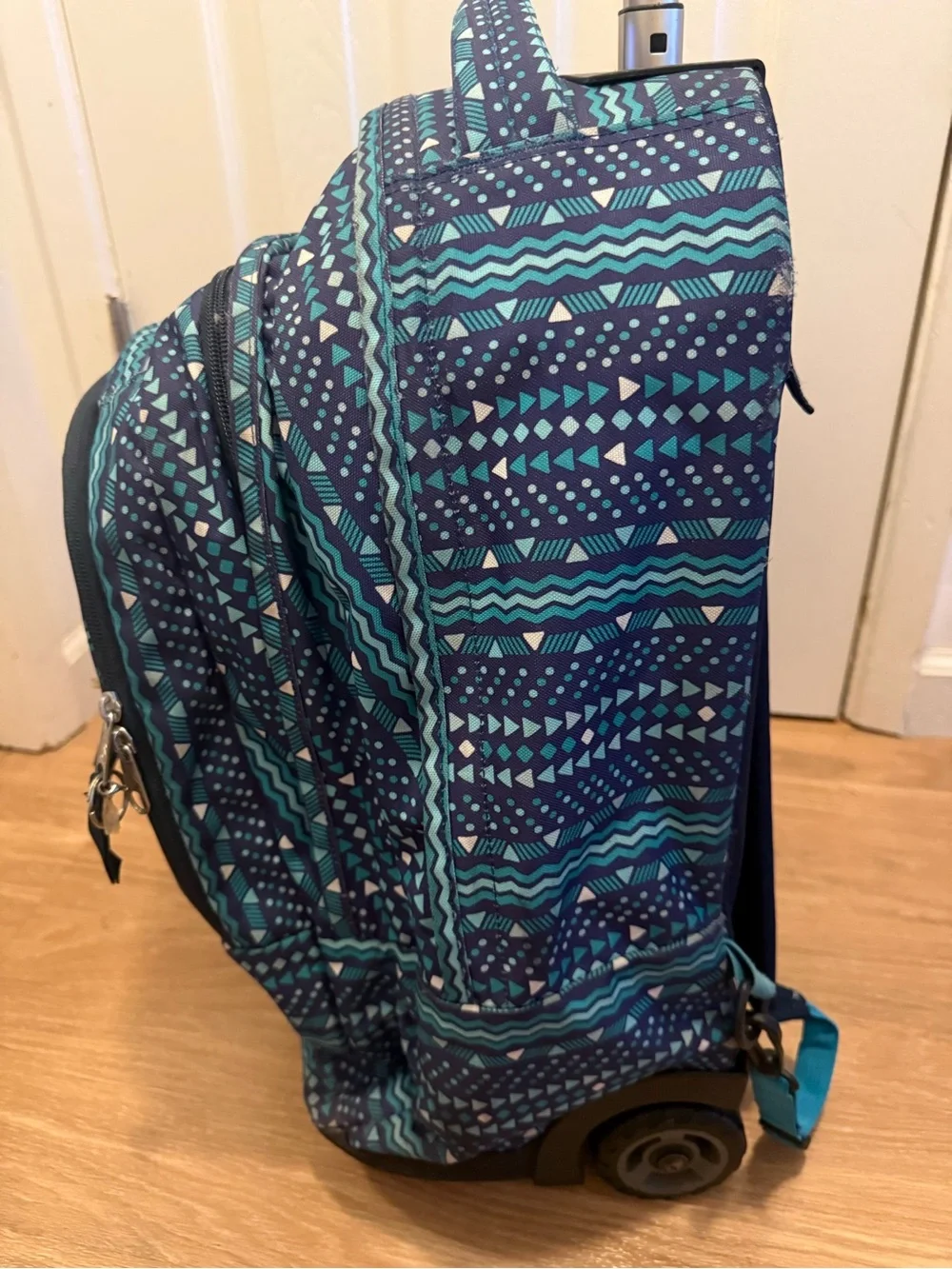 Jansport shows signs